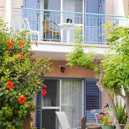 Rachel By The Pool Appartement *