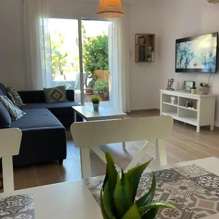 Rachel By The Pool Apartament Pafos