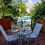 Apartman Rachel By The Pool *