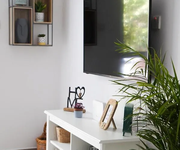 Rachel By The Pool Apartmán *